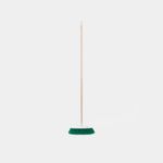 escoba-verde-dura-imperial-con-mango-madera-1.40-cm-10000559-2